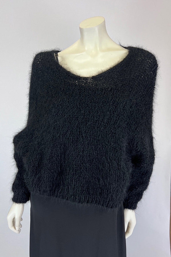 Amano Black Suri Alpaca Cropped V-Neck Jumper