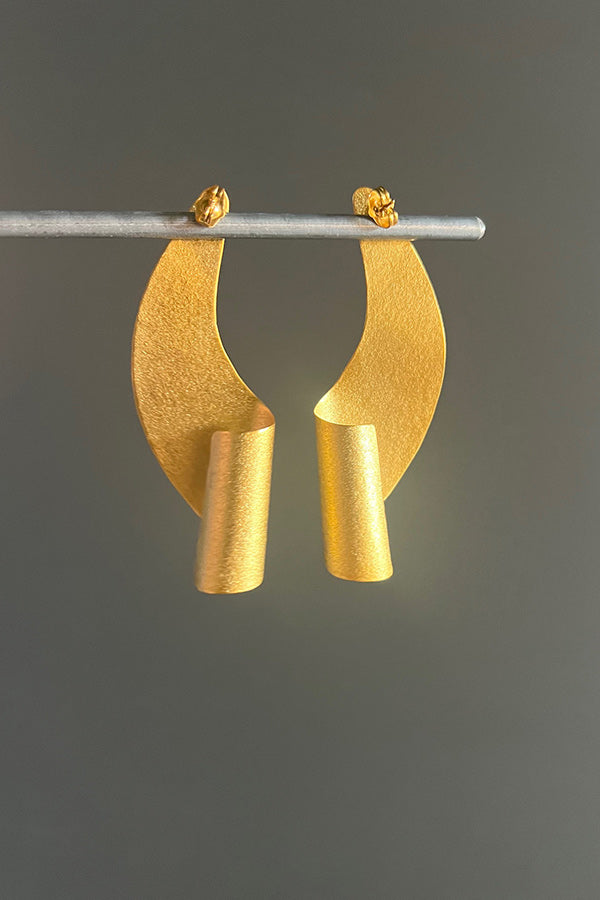 Character Art Cyclone Twist Gold Earrings