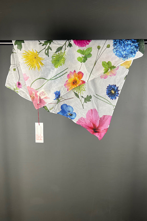 Hannoh Wessel Square Flower Sasa Scarf