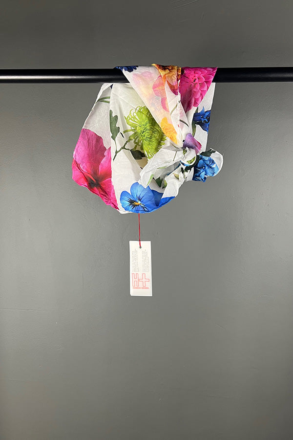 Hannoh Wessel Square Flower Sasa Scarf