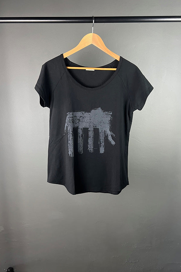 Kate Perry Projects Black T-Shirt with Elephant Print