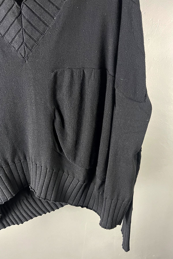 La Vaca Loca Cacerola Black V-Neck