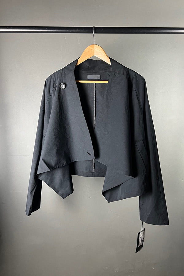 Moyuru Cropped Jacket in Black