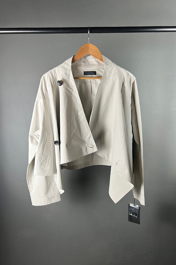 Moyuru Cropped Jacket in Putty