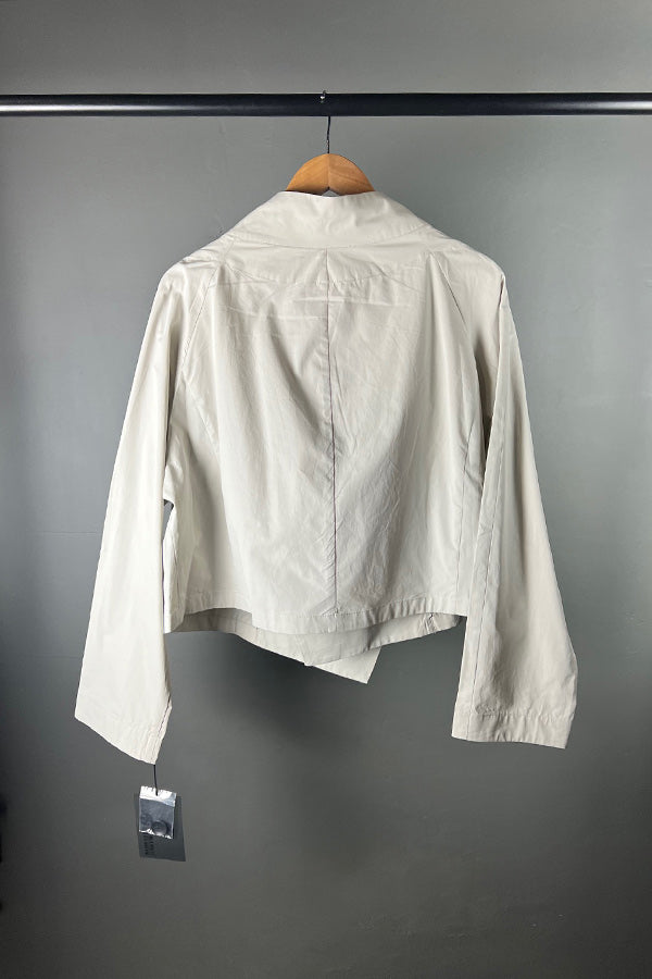 Moyuru Cropped Jacket in Putty