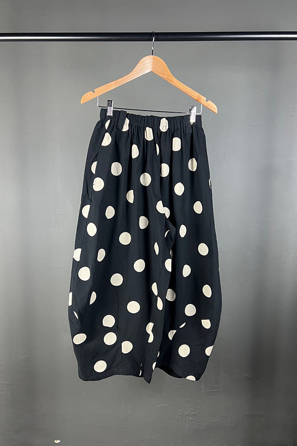 Moyuru Dot Pants with Curved Hem